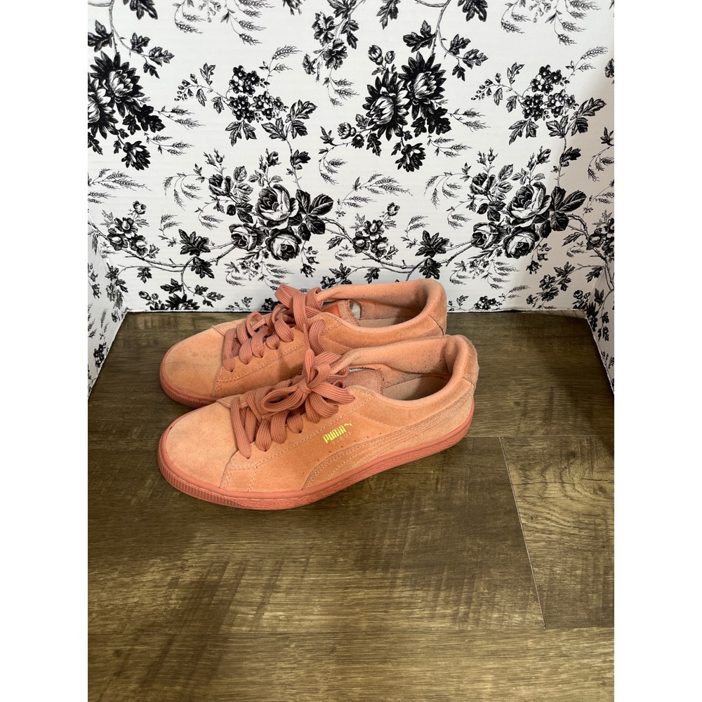 Puma Suede Classic Coral Peach Pink Low Top Sneakers 355110 69 Womens 6C